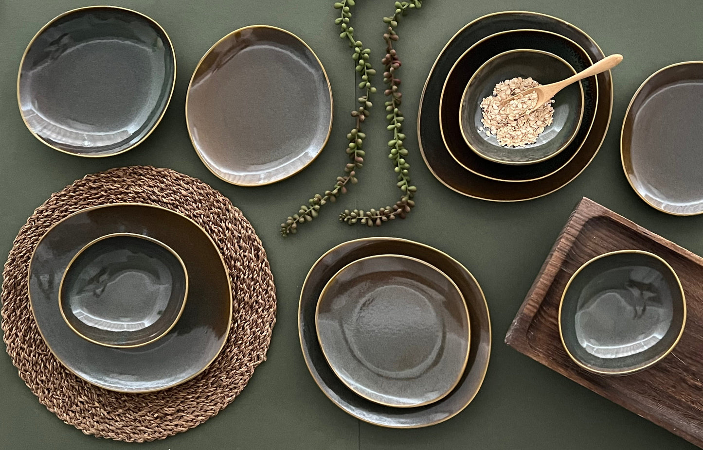 Reactive Glaze Brown Dinner - 24 pieces - R40