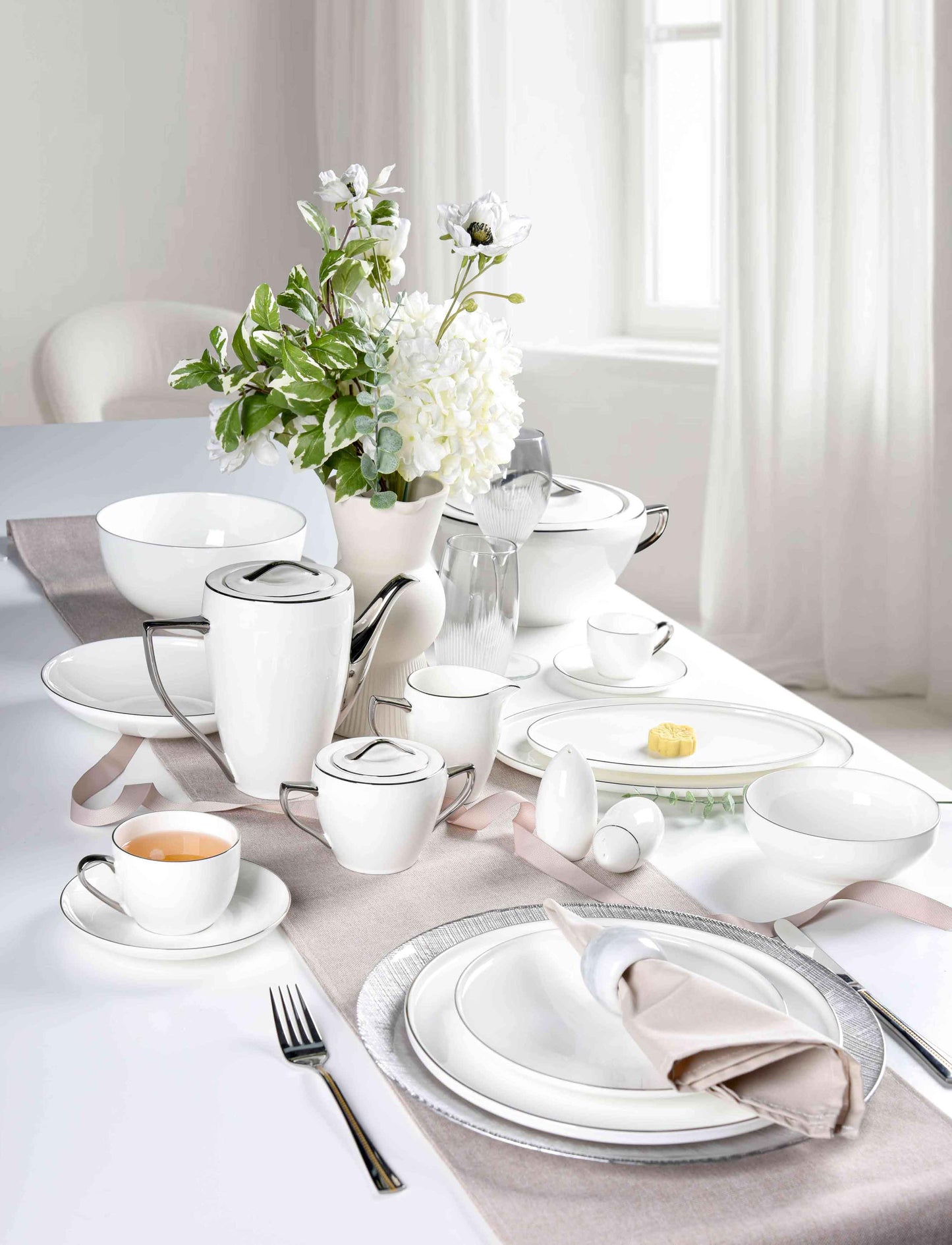 REGAL FINE DINING SET - 60 PIECE DINNER SET FOR 6 PEOPLE - FREYA - SILVER