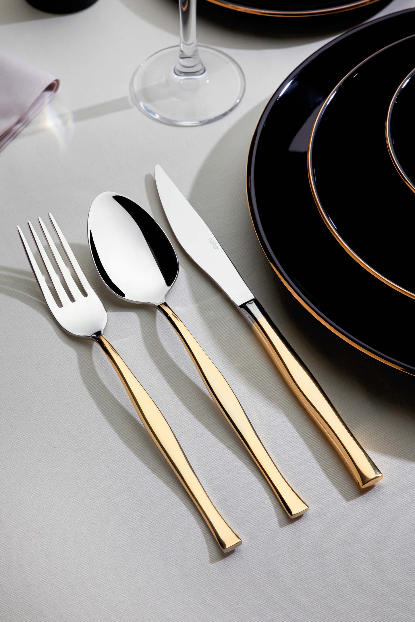 ZARIF Gold Mirror Cutlery Set - Boxed Wood - 89 Pieces